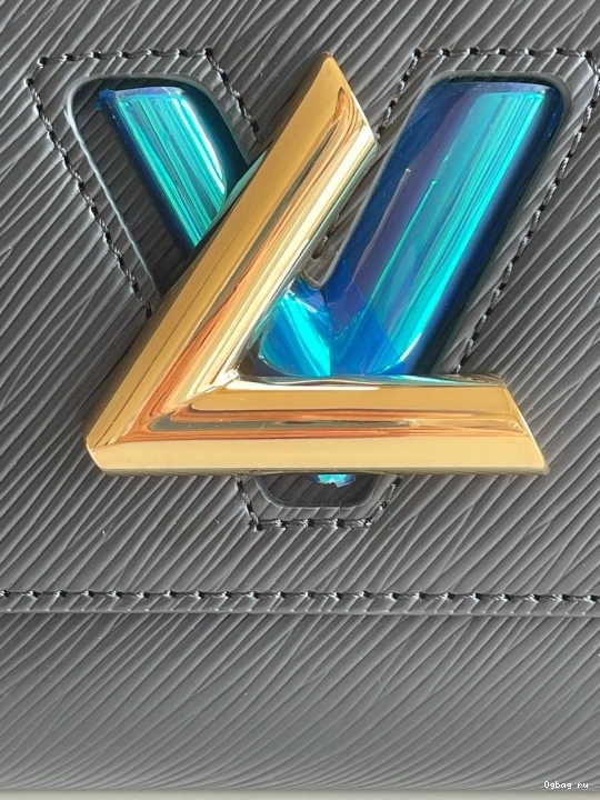 MM LOUIS VUITTON TWIST 0822